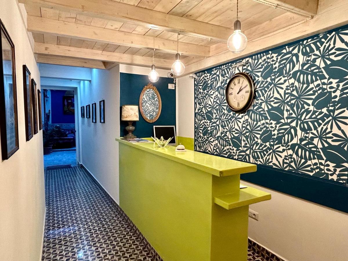Tribunali apartments Napoli Bagian luar foto