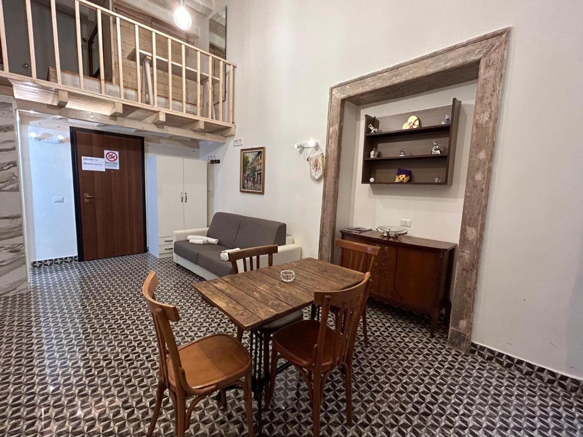 Tribunali apartments Napoli Bagian luar foto