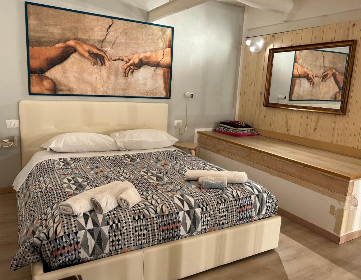 Tribunali apartments Napoli Bagian luar foto