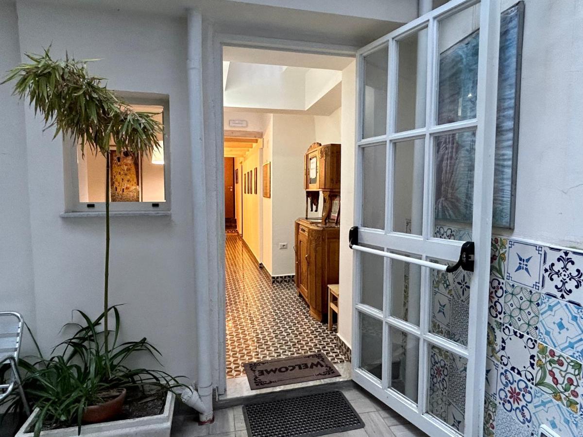 Tribunali apartments Napoli Bagian luar foto
