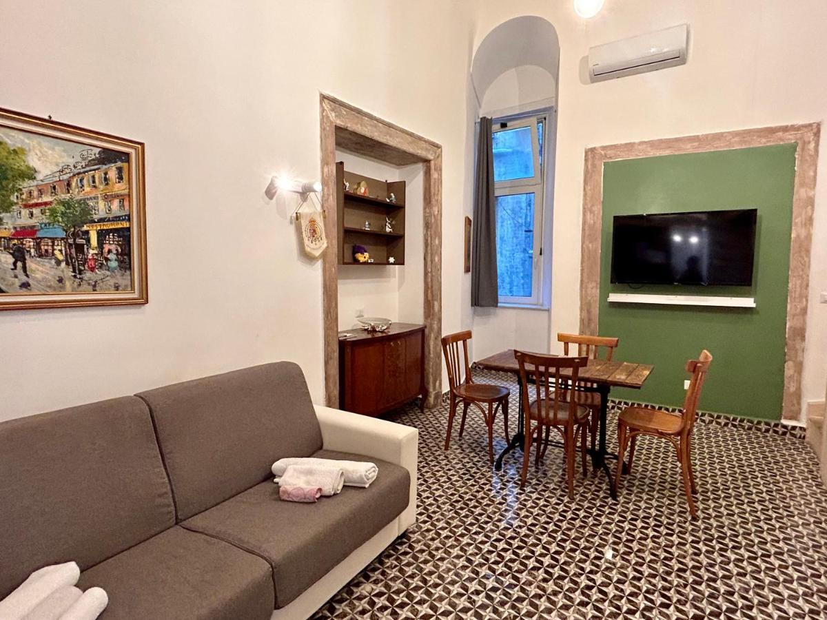 Tribunali apartments Napoli Bagian luar foto