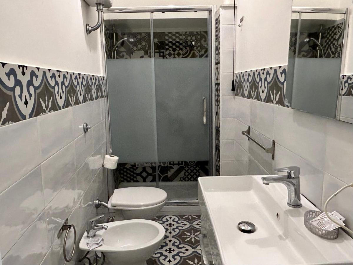 Tribunali apartments Napoli Bagian luar foto