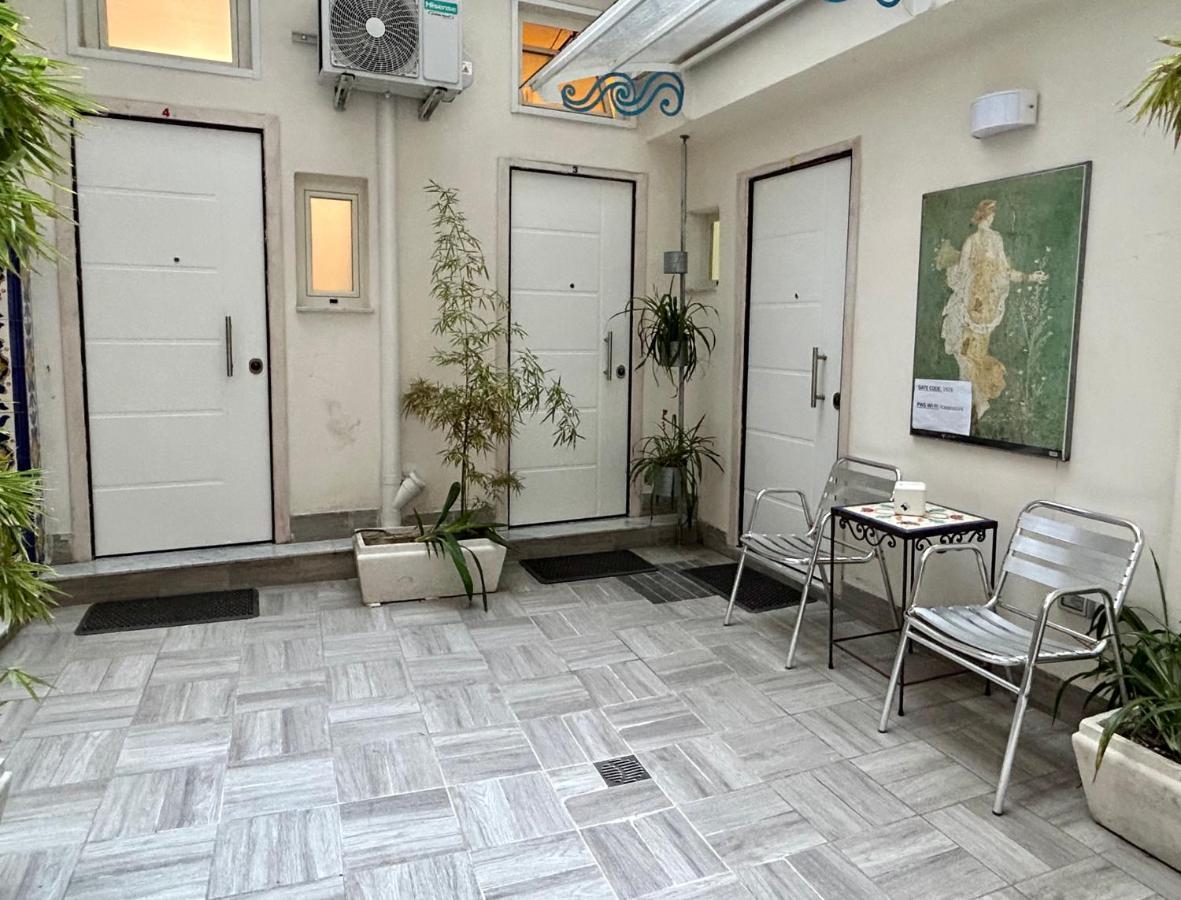 Tribunali apartments Napoli Bagian luar foto