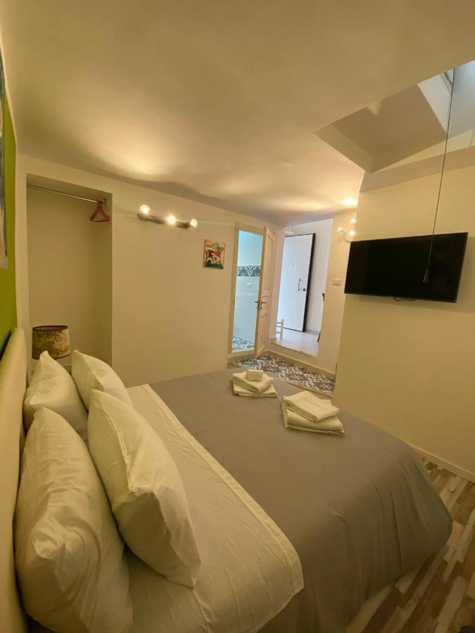 Tribunali apartments Napoli Bagian luar foto